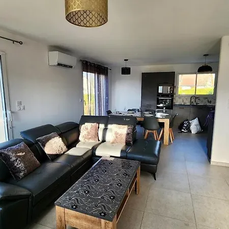 Cosy Pres De La - Maison Familial Equipe - Cote D'albatre Guest house Cany-Barville