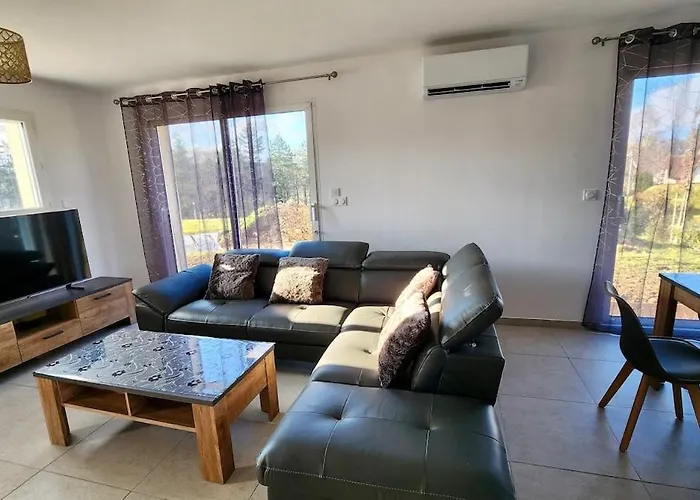 Cosy Pres De La - Maison Familial Equipe - Cote D'albatre Guest house Cany-Barville